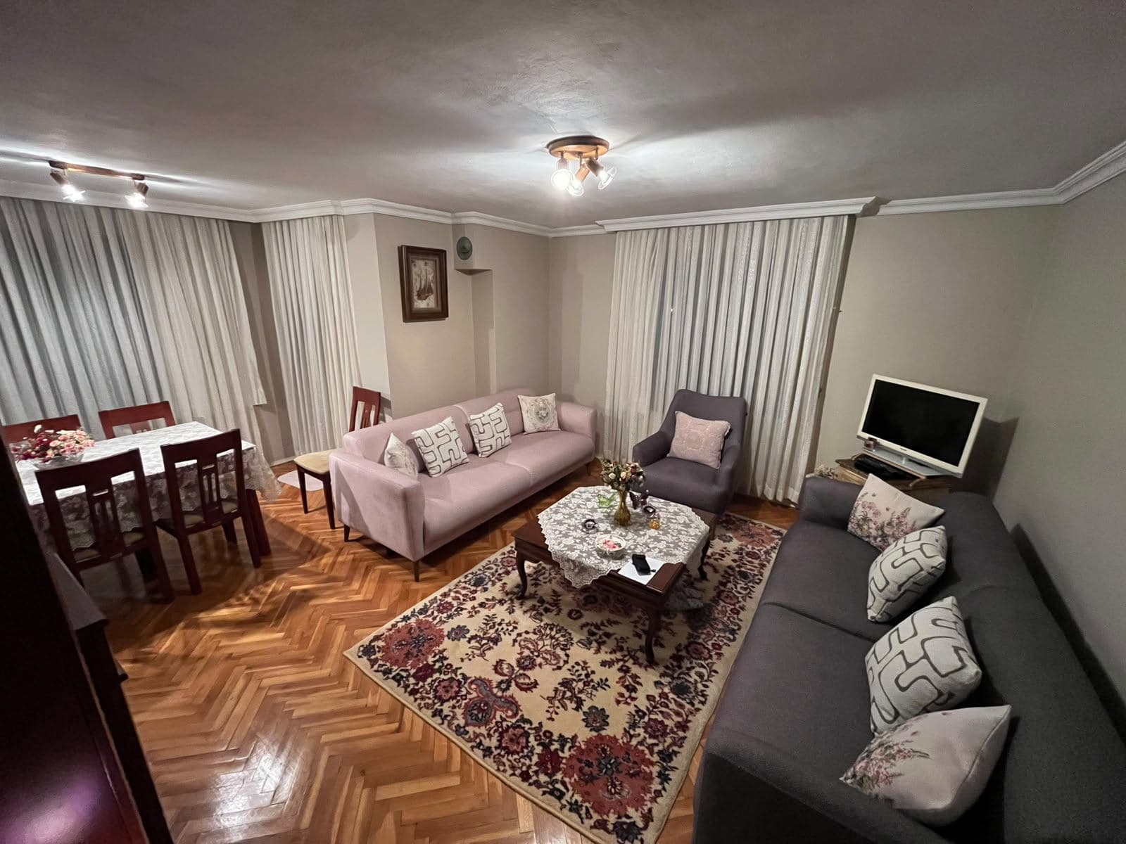 KAVACIK’TA FSM CADDESİNE YÜRÜME MESAFESİNDE 100 m² 3+1 SATILIK DAİRE